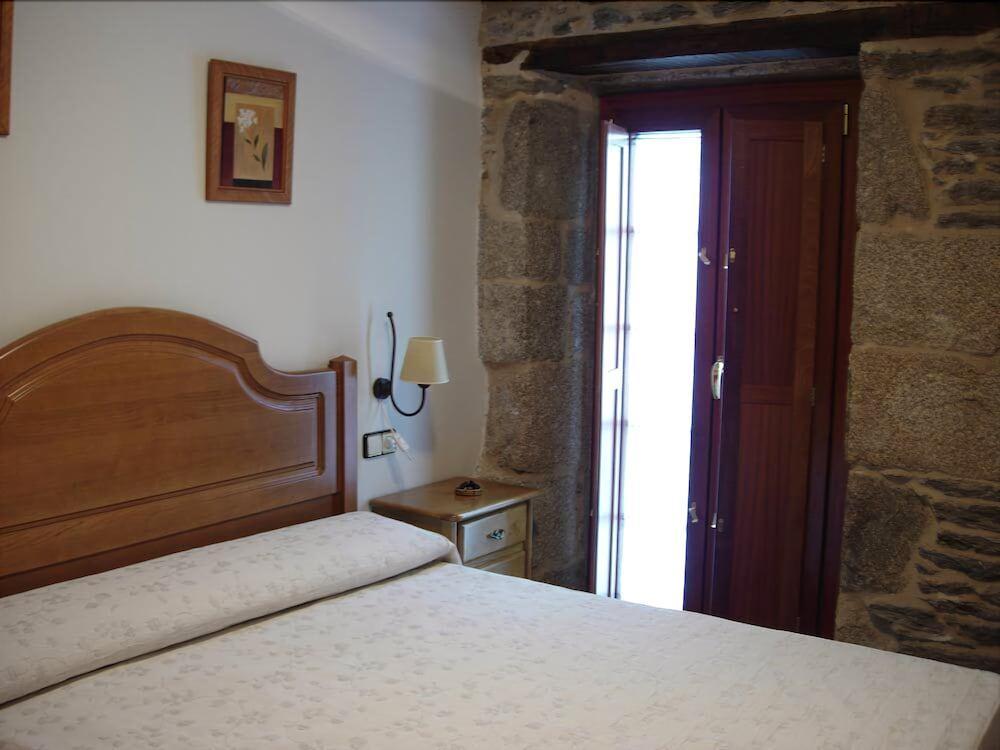 Hotel Caldelas Sacra-Pension Rustica 3 Estrellas Castro Caldelas Ngoại thất bức ảnh