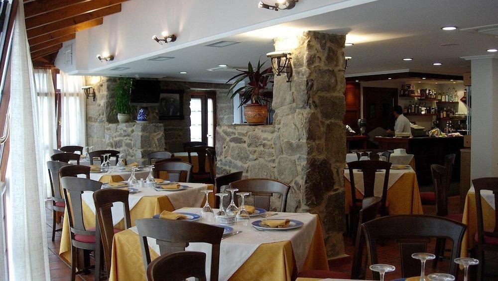 Hotel Caldelas Sacra-Pension Rustica 3 Estrellas Castro Caldelas Ngoại thất bức ảnh