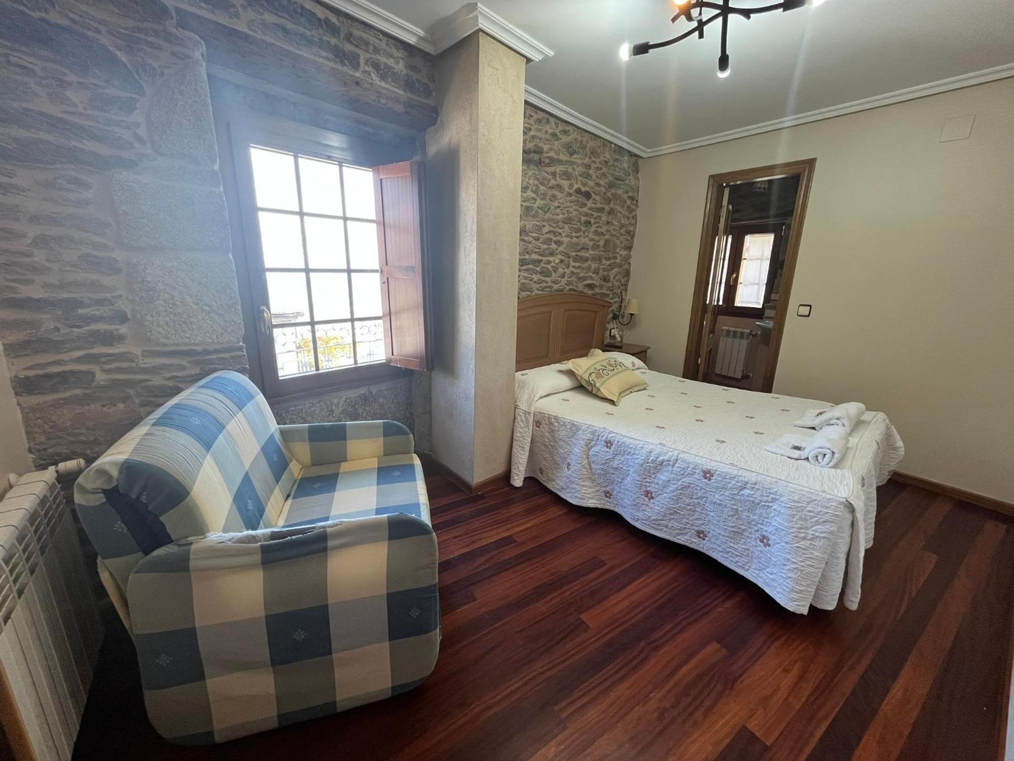 Hotel Caldelas Sacra-Pension Rustica 3 Estrellas Castro Caldelas Ngoại thất bức ảnh