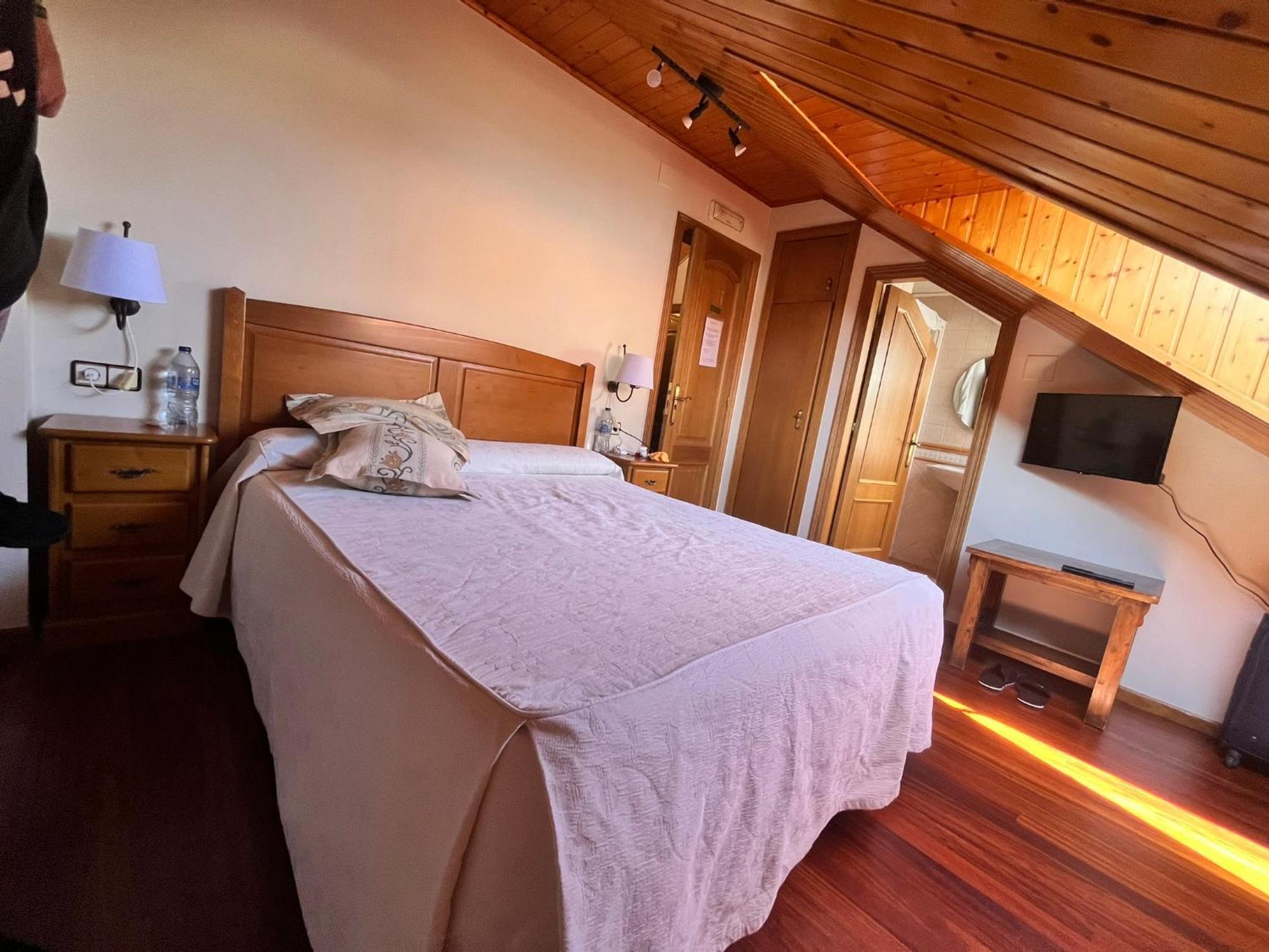 Hotel Caldelas Sacra-Pension Rustica 3 Estrellas Castro Caldelas Ngoại thất bức ảnh
